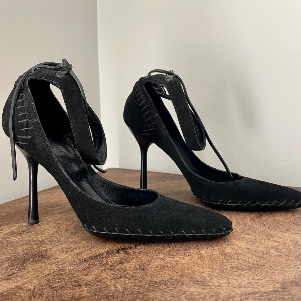 Gucci Black Suede Heels With Ankle Strap, Size 8B